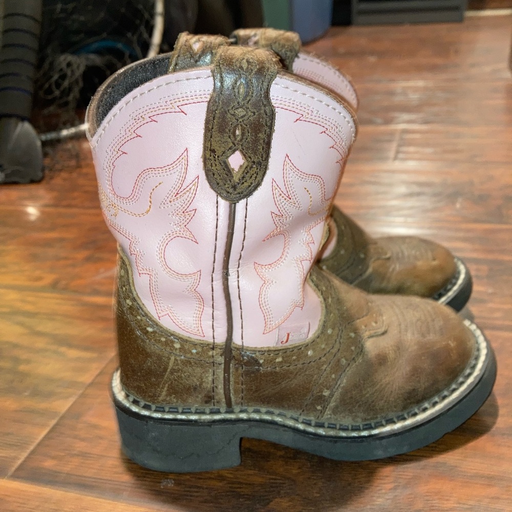 Little girls Justin boots